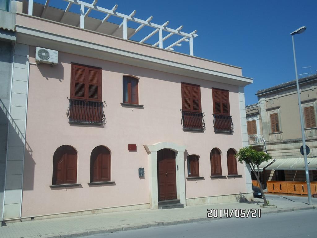B&B Home Sweet Home Rosolini Dış mekan fotoğraf